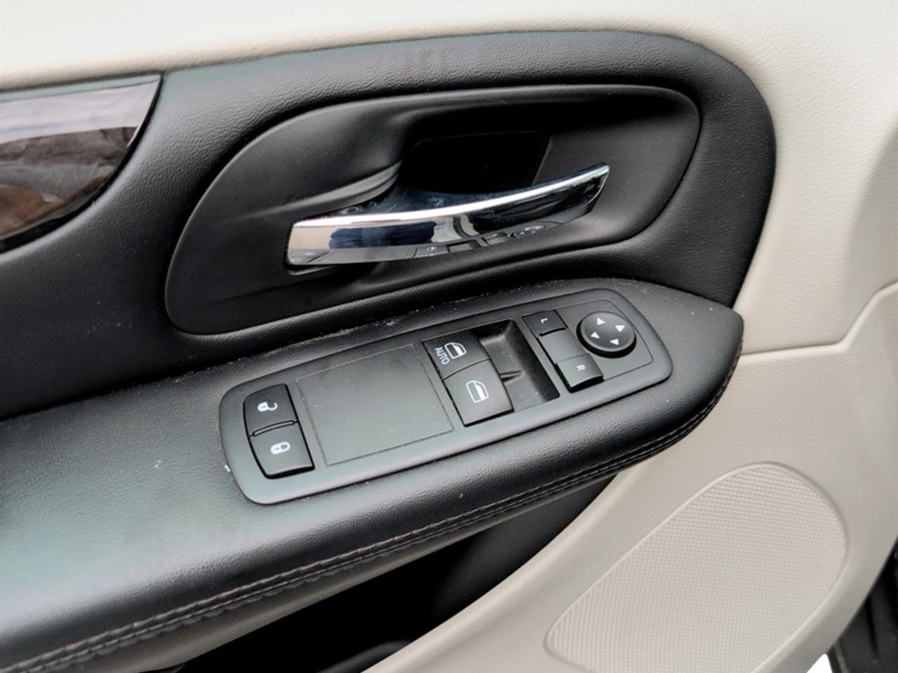 2019 Dodge Grand Caravan SXT ``STOW N GO``  - Low Mileage Photo
