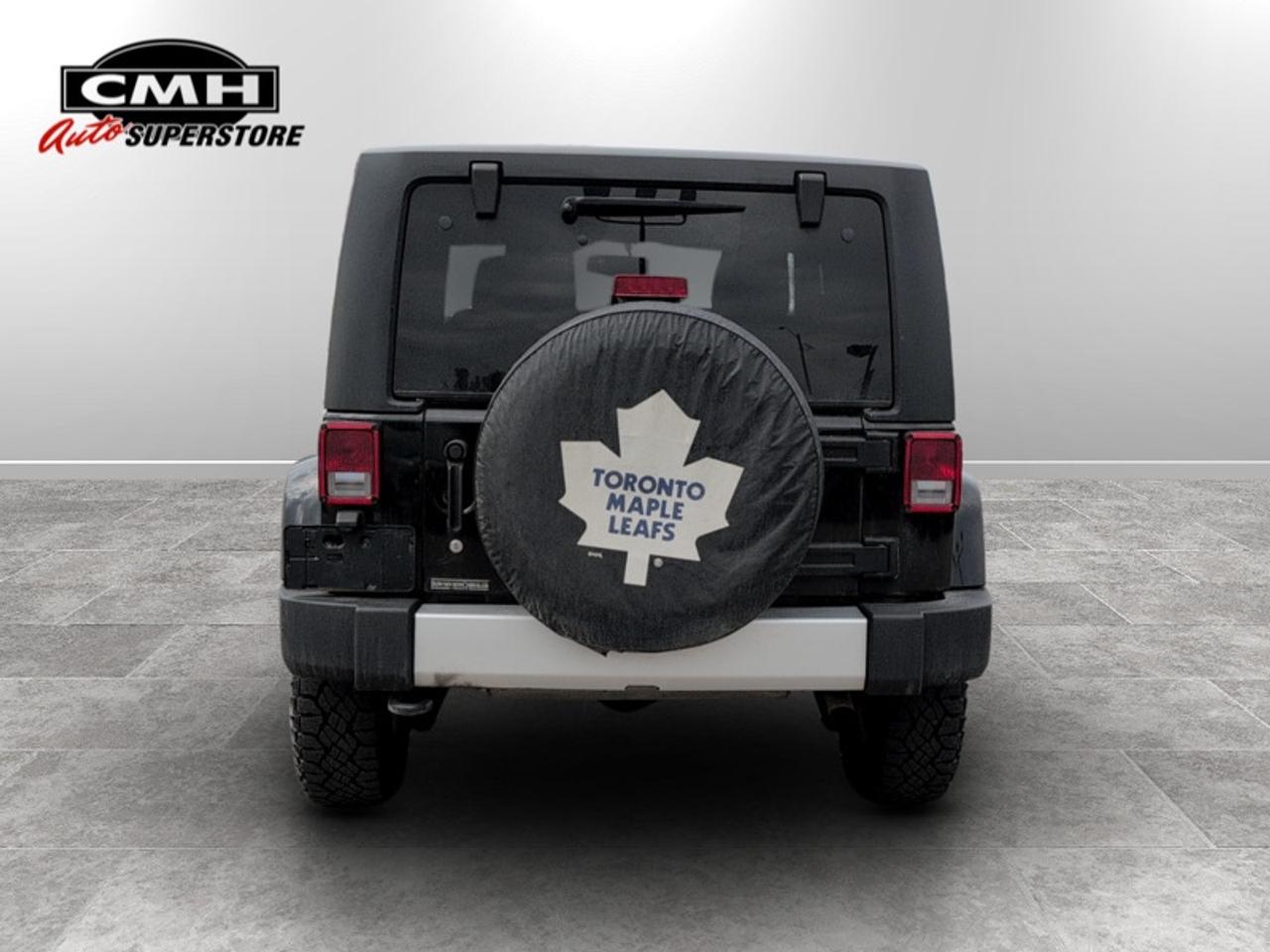2015 Jeep Wrangler Sahara  **LOW KMS - CLEAN CARFAX** Photo