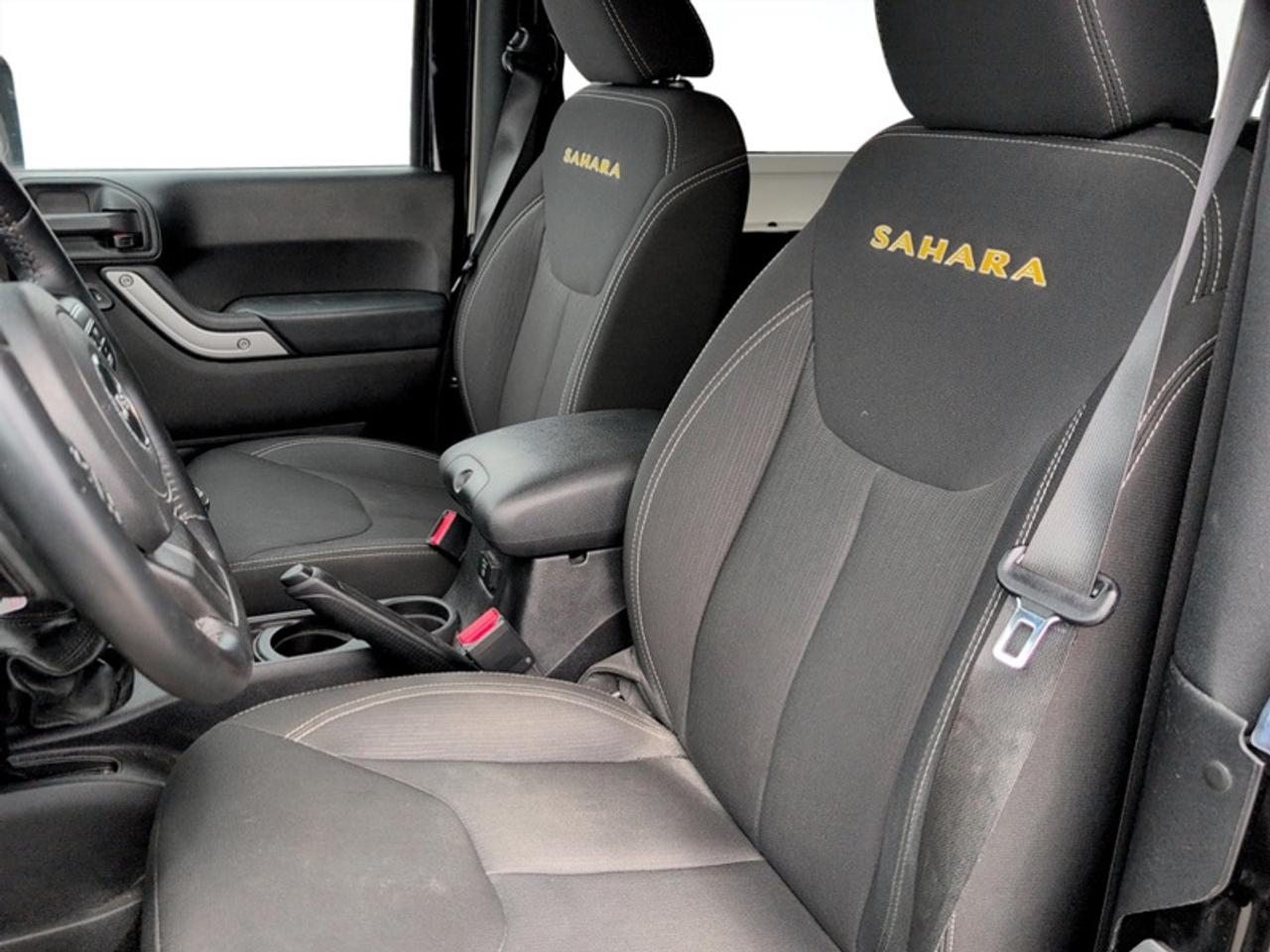 2015 Jeep Wrangler Sahara  **LOW KMS - CLEAN CARFAX** Photo