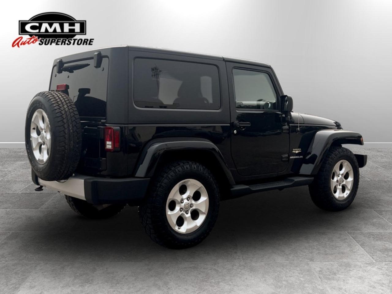 2015 Jeep Wrangler Sahara  **LOW KMS - CLEAN CARFAX** Photo