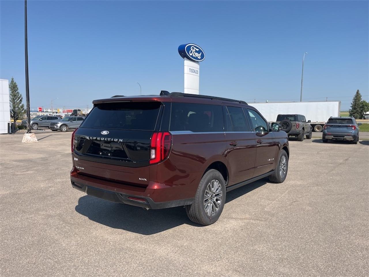 2027 Ford Expedition Platinum Max Photo5