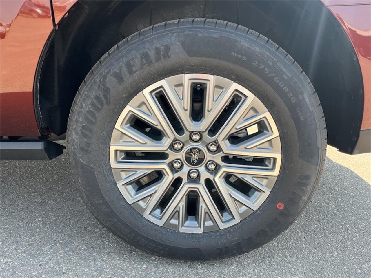 2027 Ford Expedition Platinum Max Photo5
