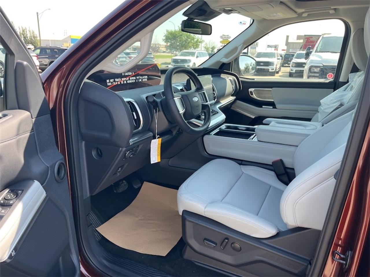 2027 Ford Expedition Platinum Max Photo5