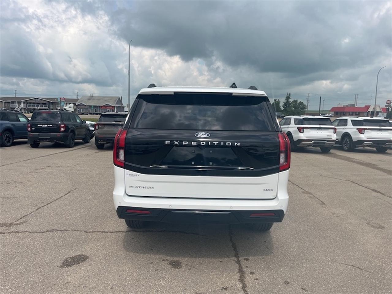 2027 Ford Expedition Platinum Max Photo5