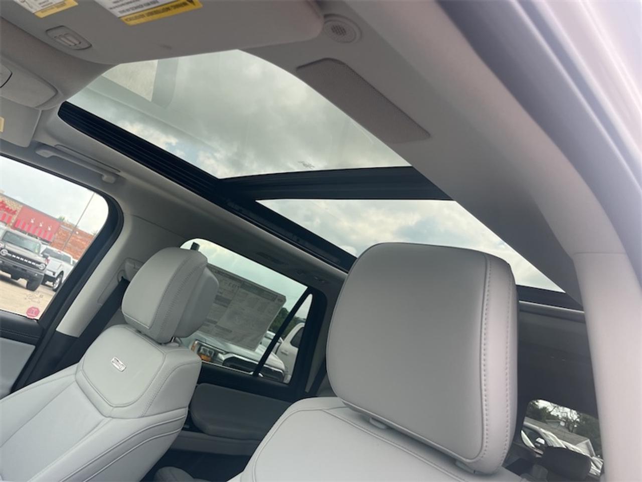 2027 Ford Expedition Platinum Max Photo5