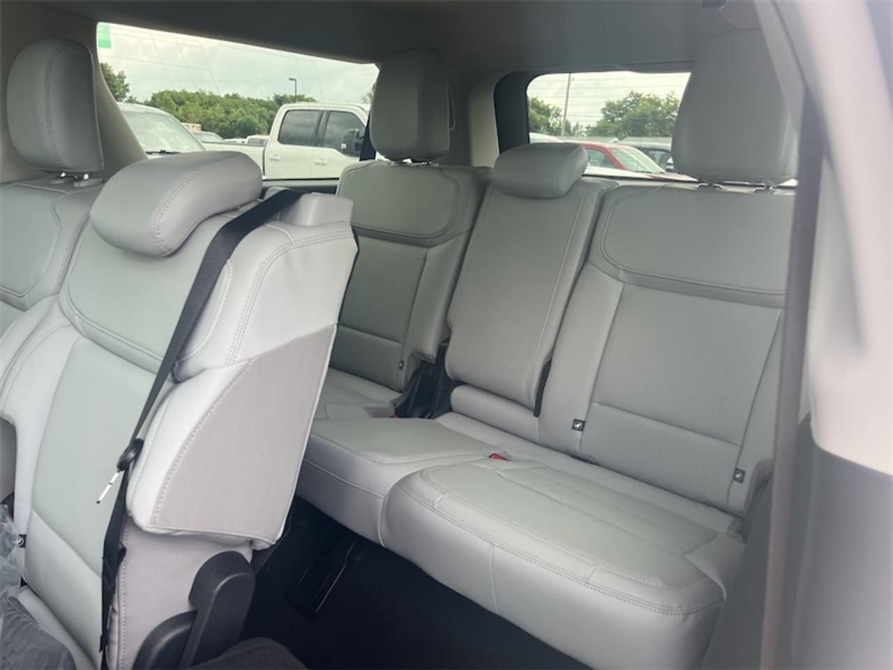 2027 Ford Expedition Platinum Max Photo5