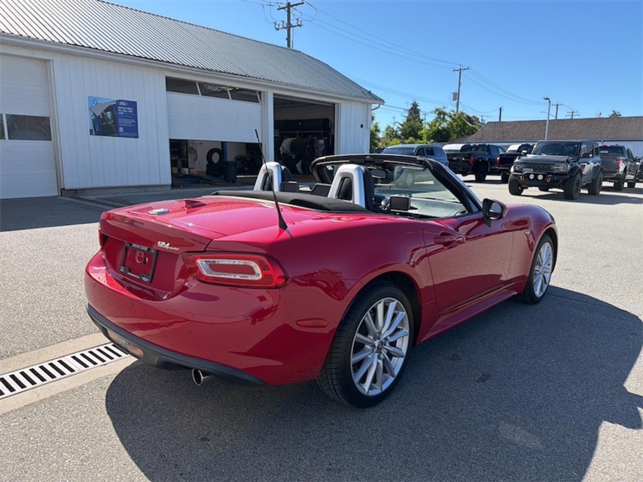 2017 Fiat 124 Spider Lusso  - Low Mileage Photo4