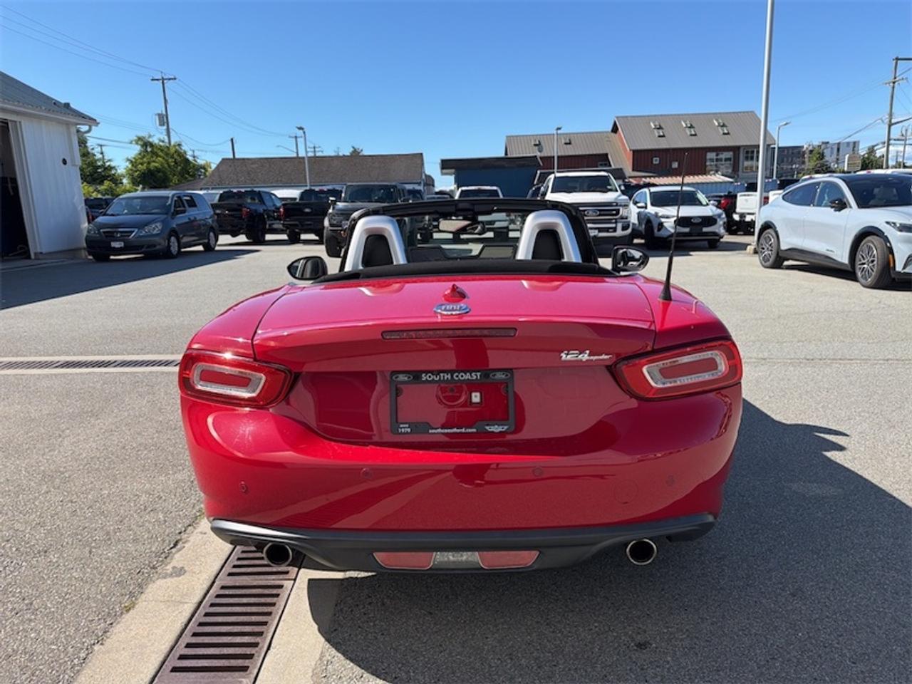2017 Fiat 124 Spider Lusso  - Low Mileage Photo3