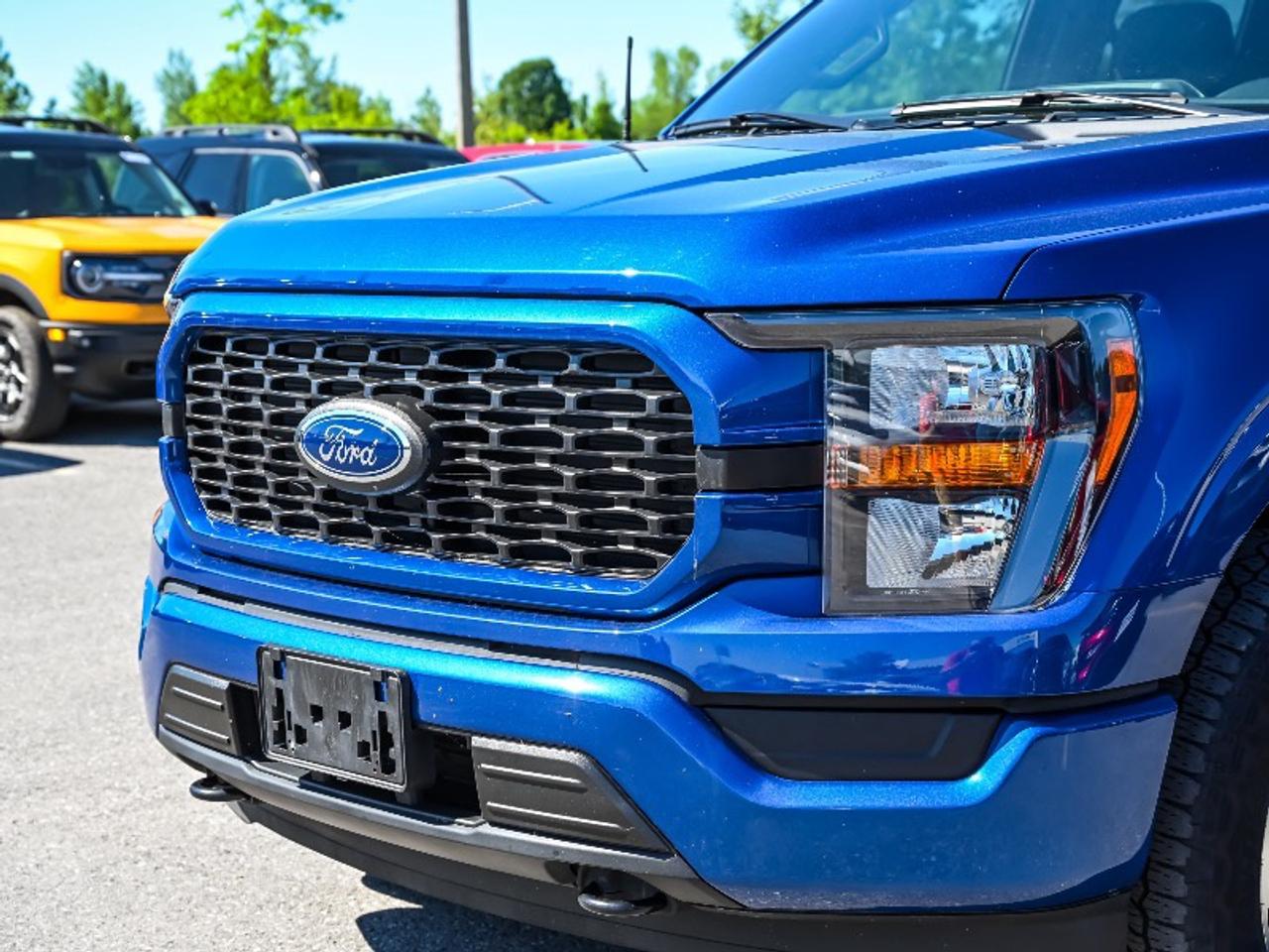 2023 Ford F-150 XL Photo