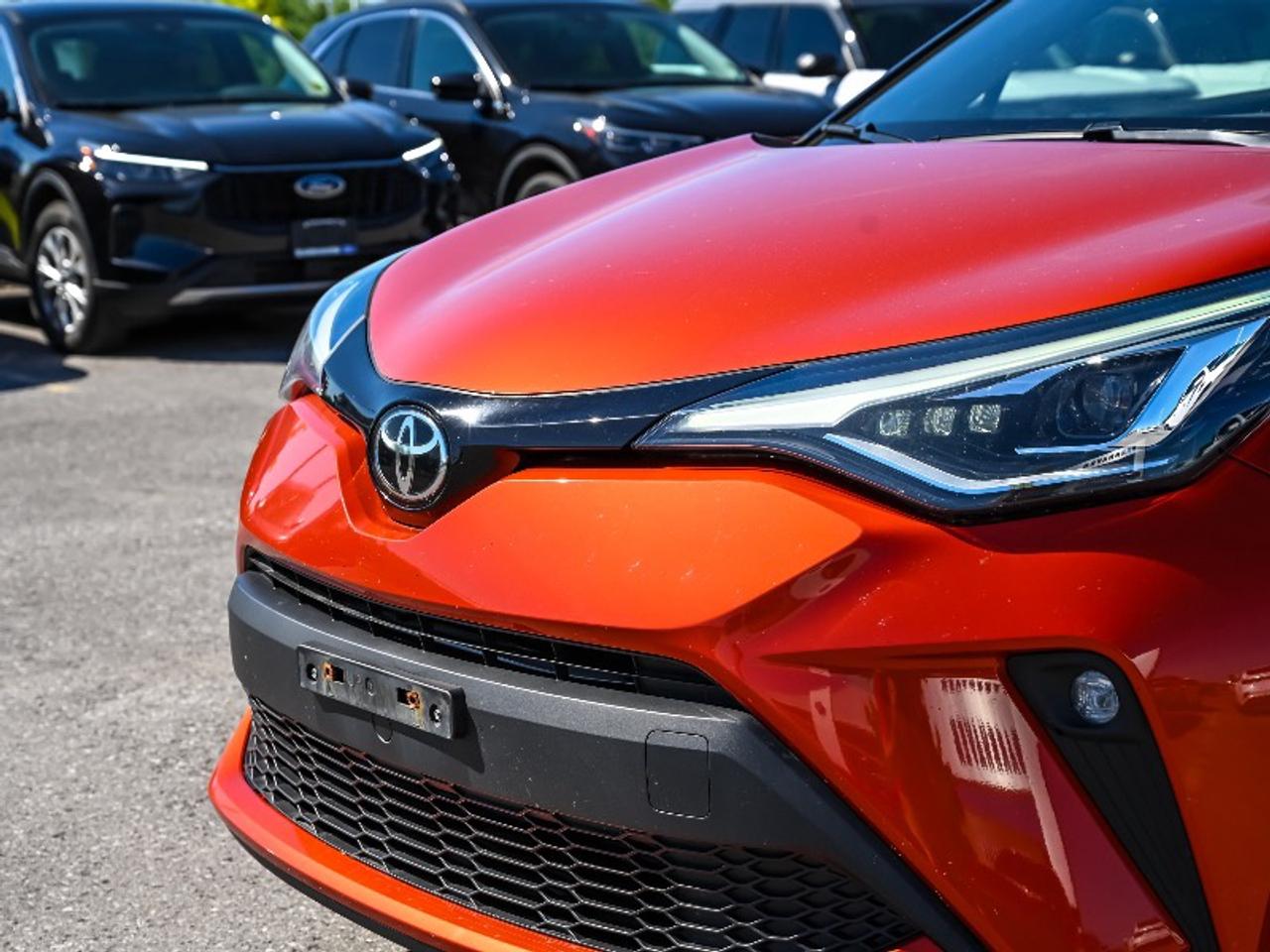 2020 Toyota C-HR LE Photo