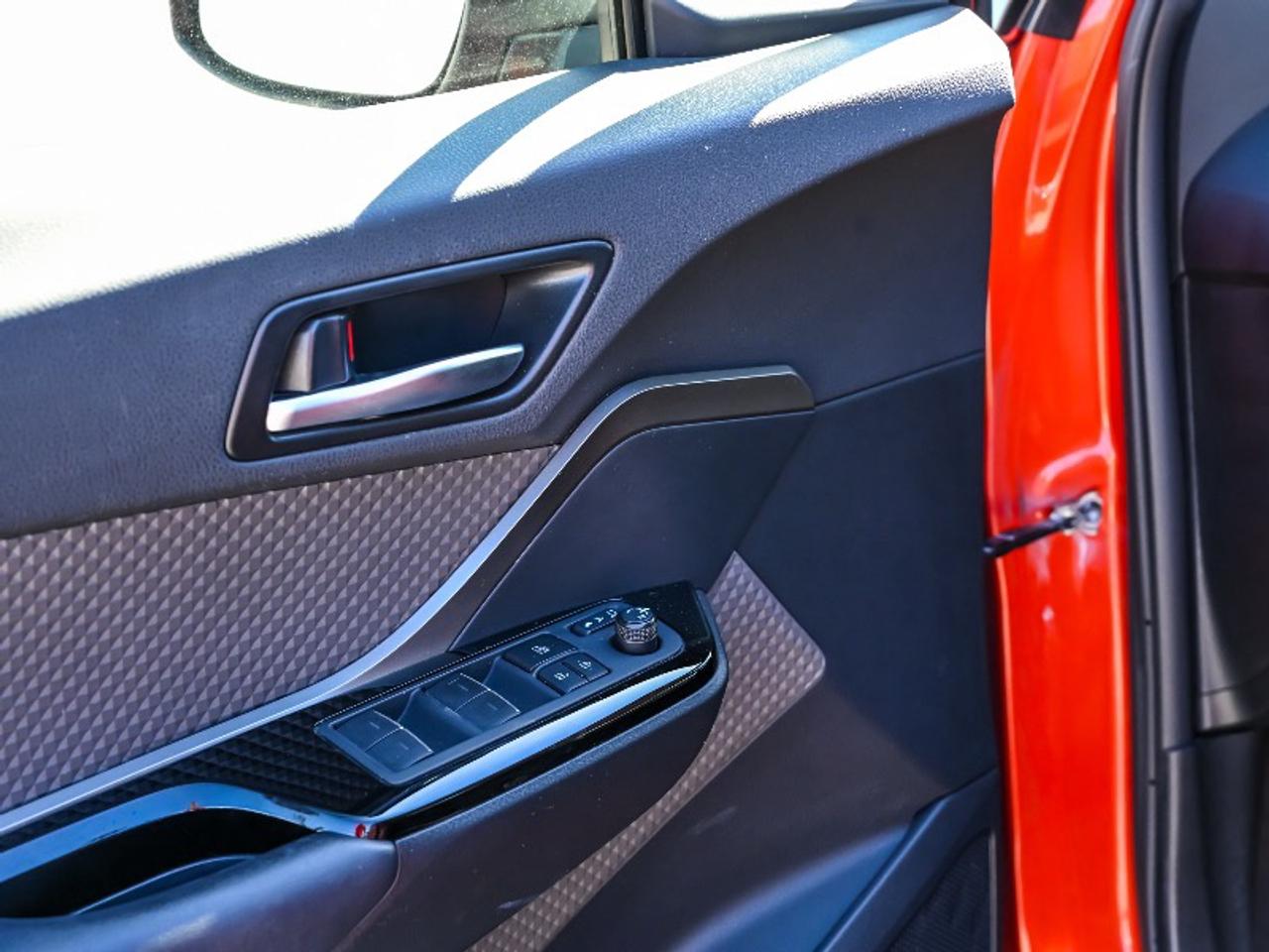 2020 Toyota C-HR LE Photo