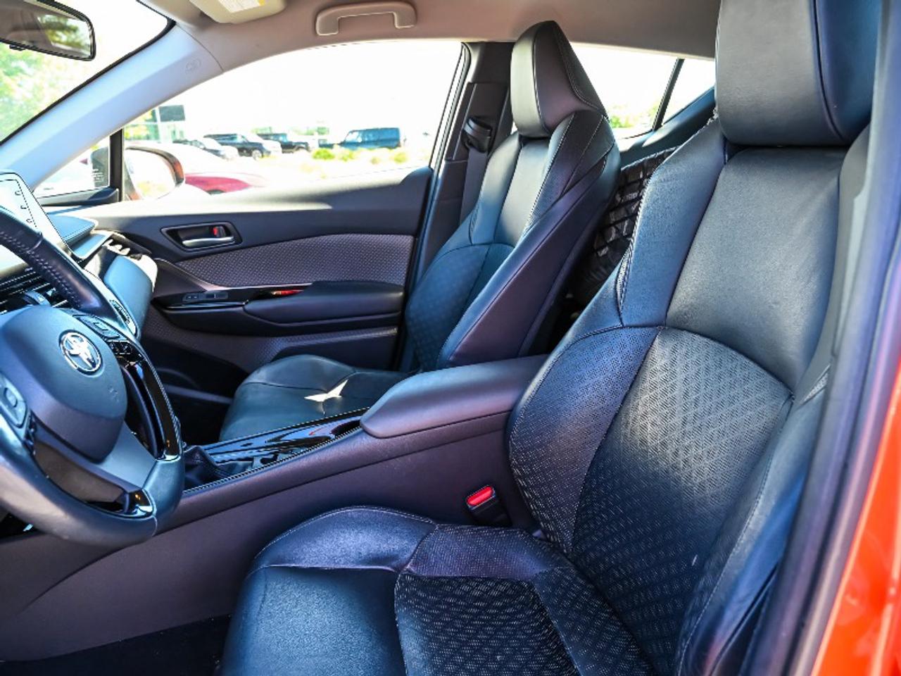 2020 Toyota C-HR LE Photo