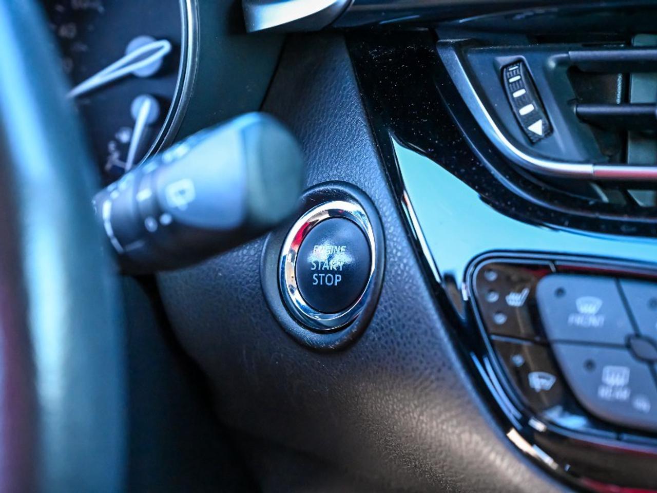 2020 Toyota C-HR LE Photo