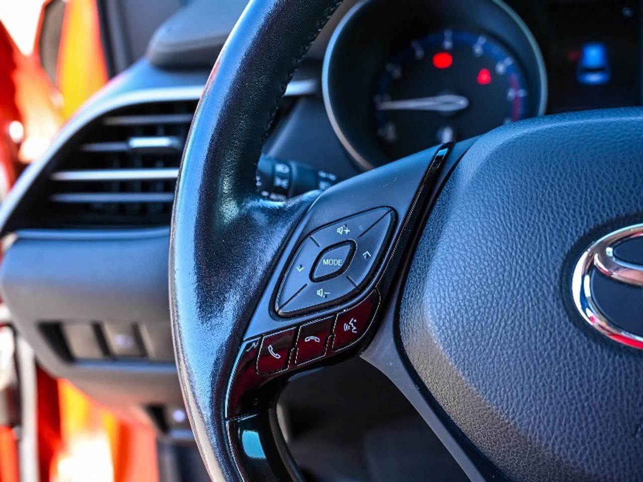 2020 Toyota C-HR LE Photo