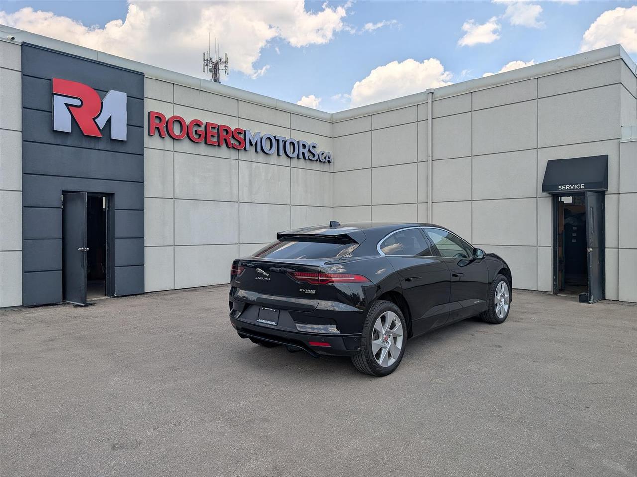 2019 Jaguar I-PACE S AWD EV400 - NAVI - PANO ROOF - TECH FEATS Photo