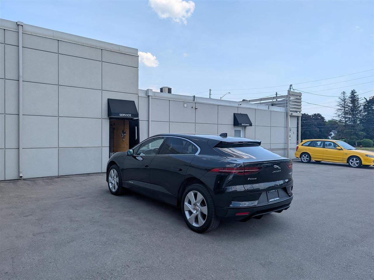 2019 Jaguar I-PACE S AWD EV400 - NAVI - PANO ROOF - TECH FEATS Photo2