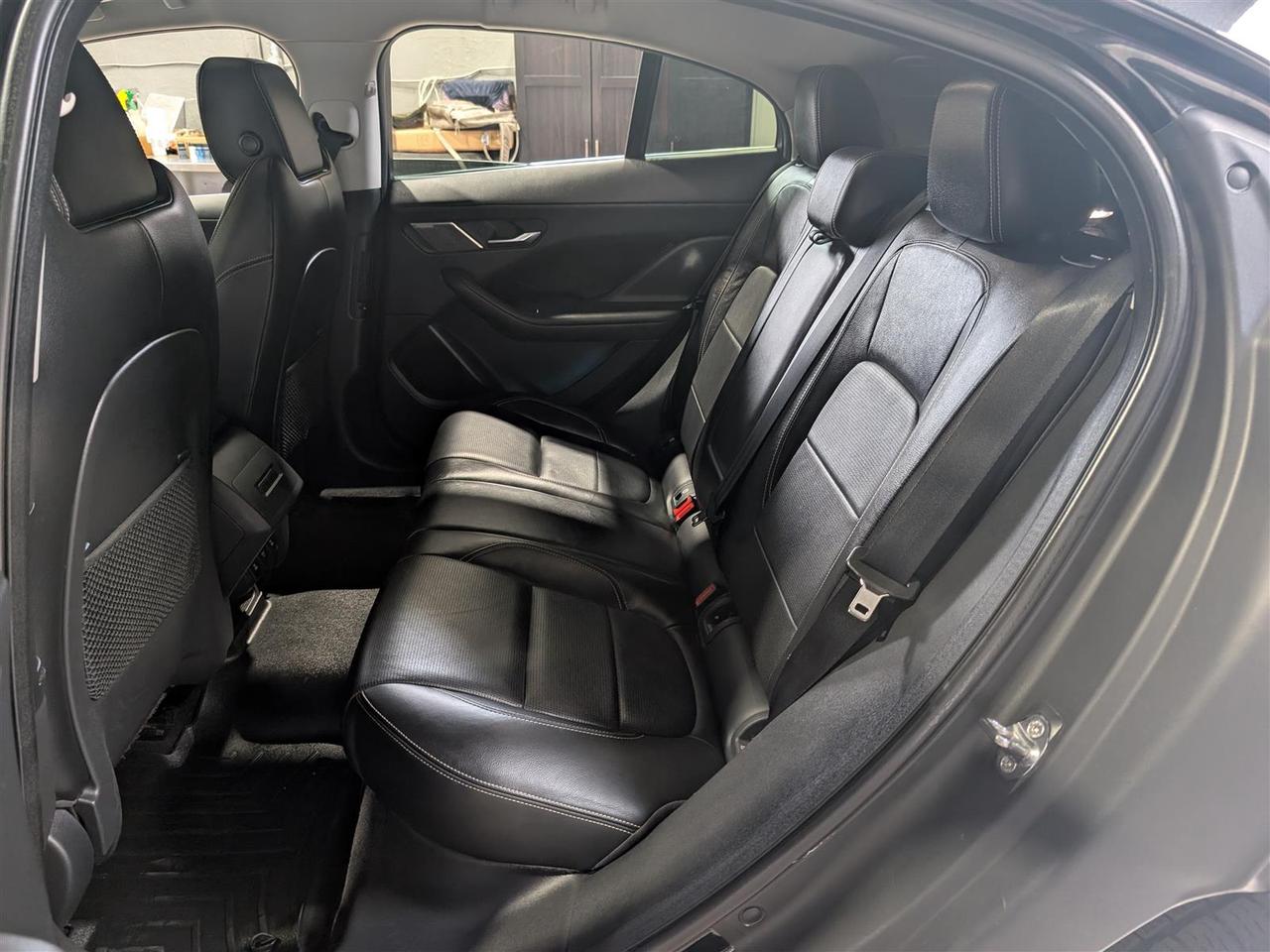 2019 Jaguar I-PACE S AWD EV400 - NAVI - PANO ROOF - TECH FEATS Photo