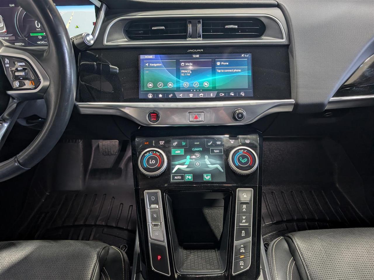 2019 Jaguar I-PACE S AWD EV400 - NAVI - PANO ROOF - TECH FEATS Photo