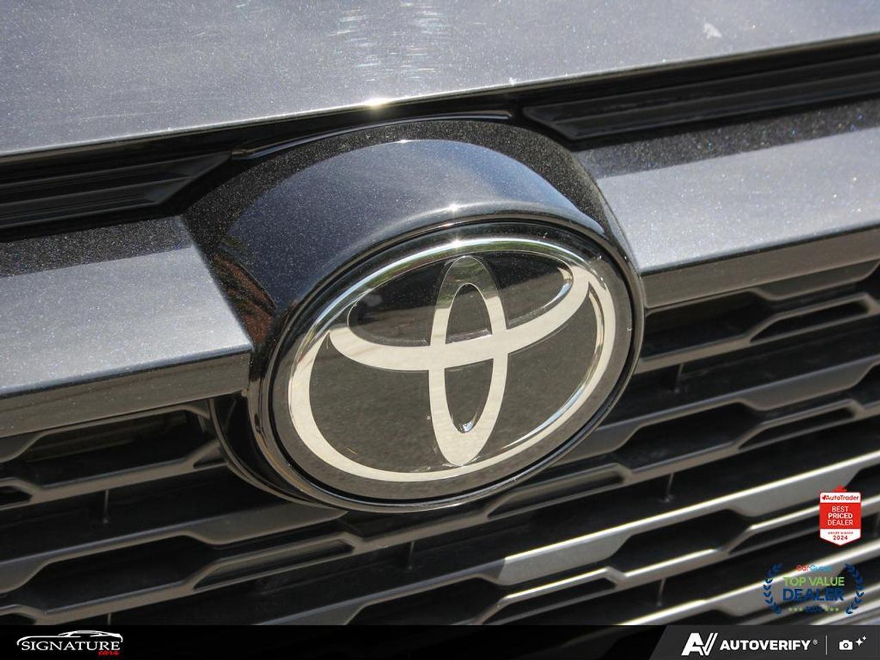 2025 Toyota RAV4 Hybrid XLE AWD No Accident Sunroof Carplay BSM Photo