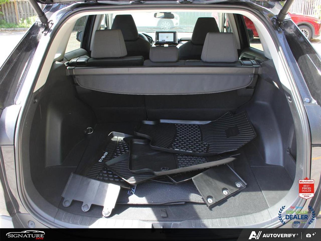 2025 Toyota RAV4 Hybrid XLE AWD No Accident Sunroof Carplay BSM Photo