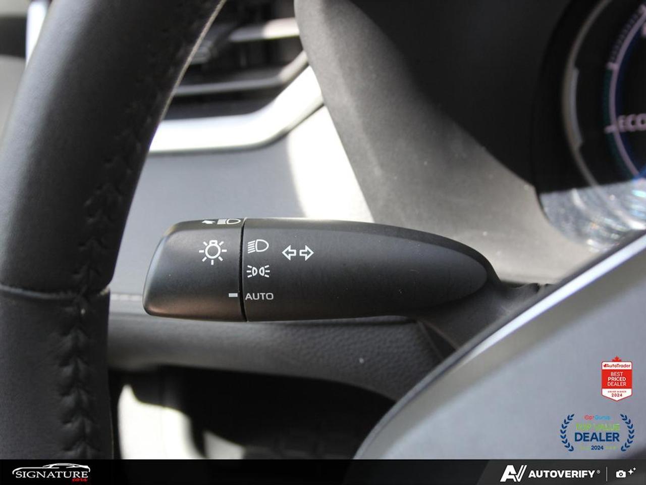 2025 Toyota RAV4 Hybrid XLE AWD No Accident Sunroof Carplay BSM Photo