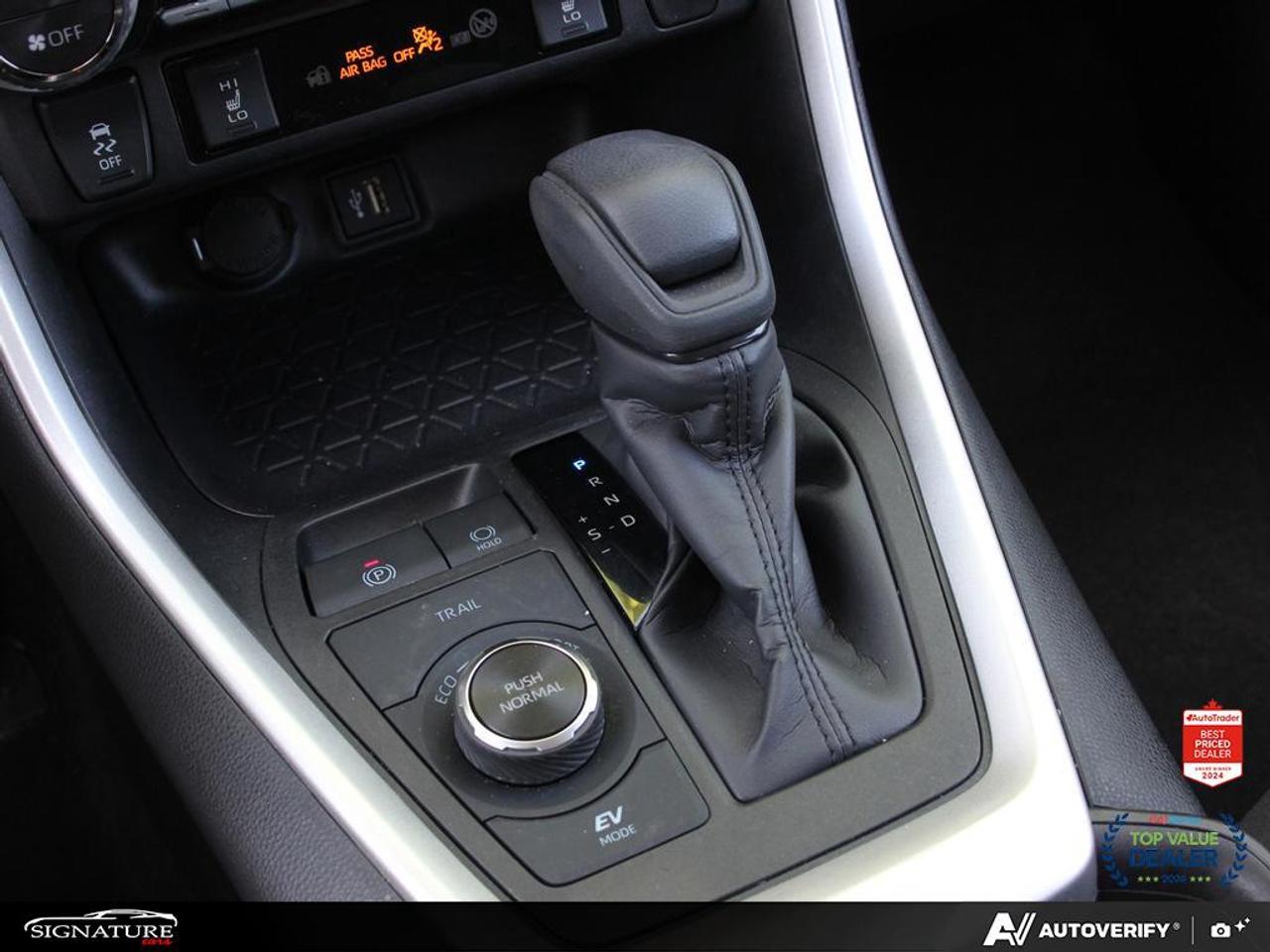 2025 Toyota RAV4 Hybrid XLE AWD No Accident Sunroof Carplay BSM Photo