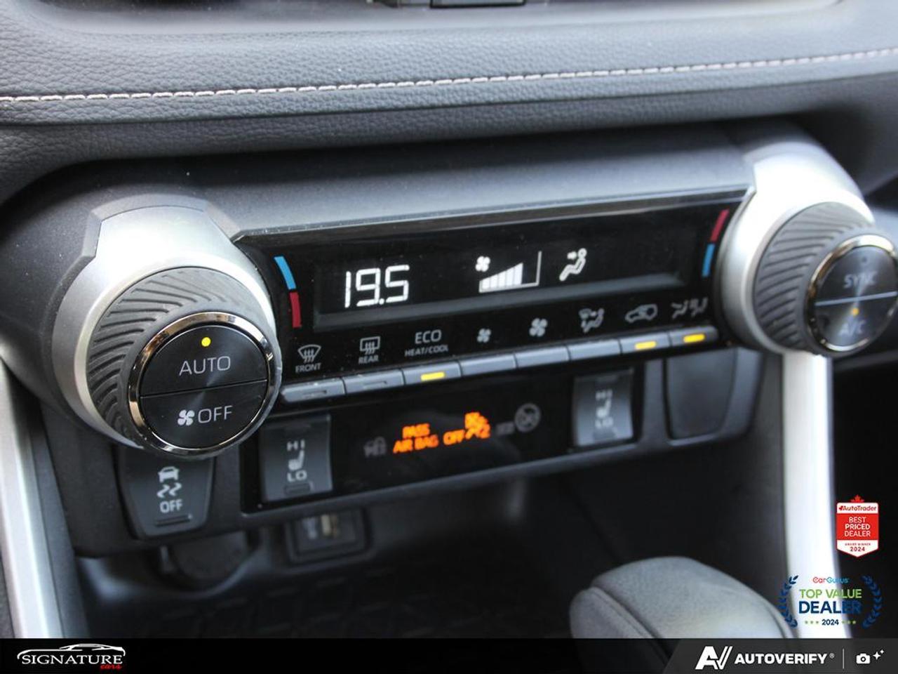 2025 Toyota RAV4 Hybrid XLE AWD No Accident Sunroof Carplay BSM Photo