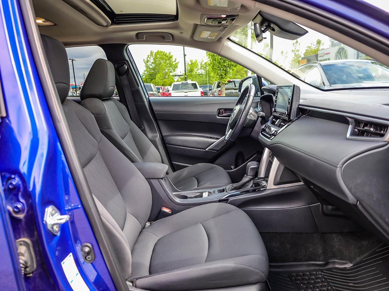2022 Toyota Corolla Cross LE HEATED CLOTH SEATS-HEATED STEERING WHEEL-SUNROOF-NO ACCIDENTS- Photo