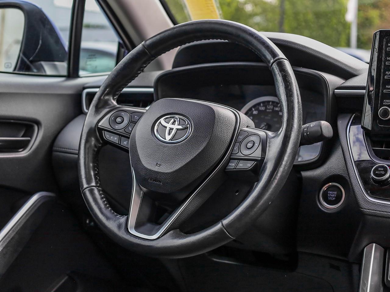 2022 Toyota Corolla Cross LE HEATED CLOTH SEATS-HEATED STEERING WHEEL-SUNROOF-NO ACCIDENTS- Photo