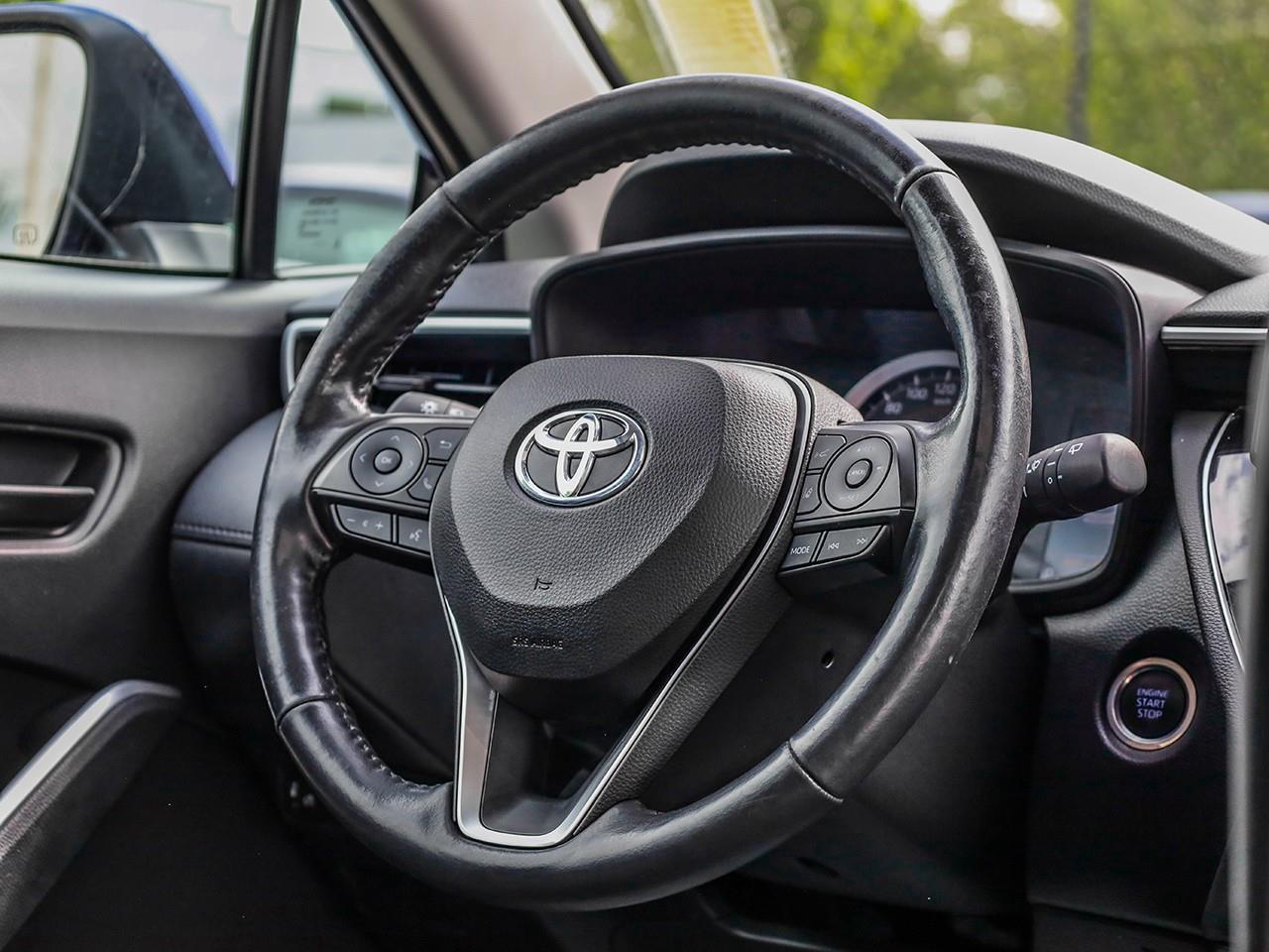 2022 Toyota Corolla Cross LE HEATED CLOTH SEATS-HEATED STEERING WHEEL-SUNROOF-NO ACCIDENTS- Photo