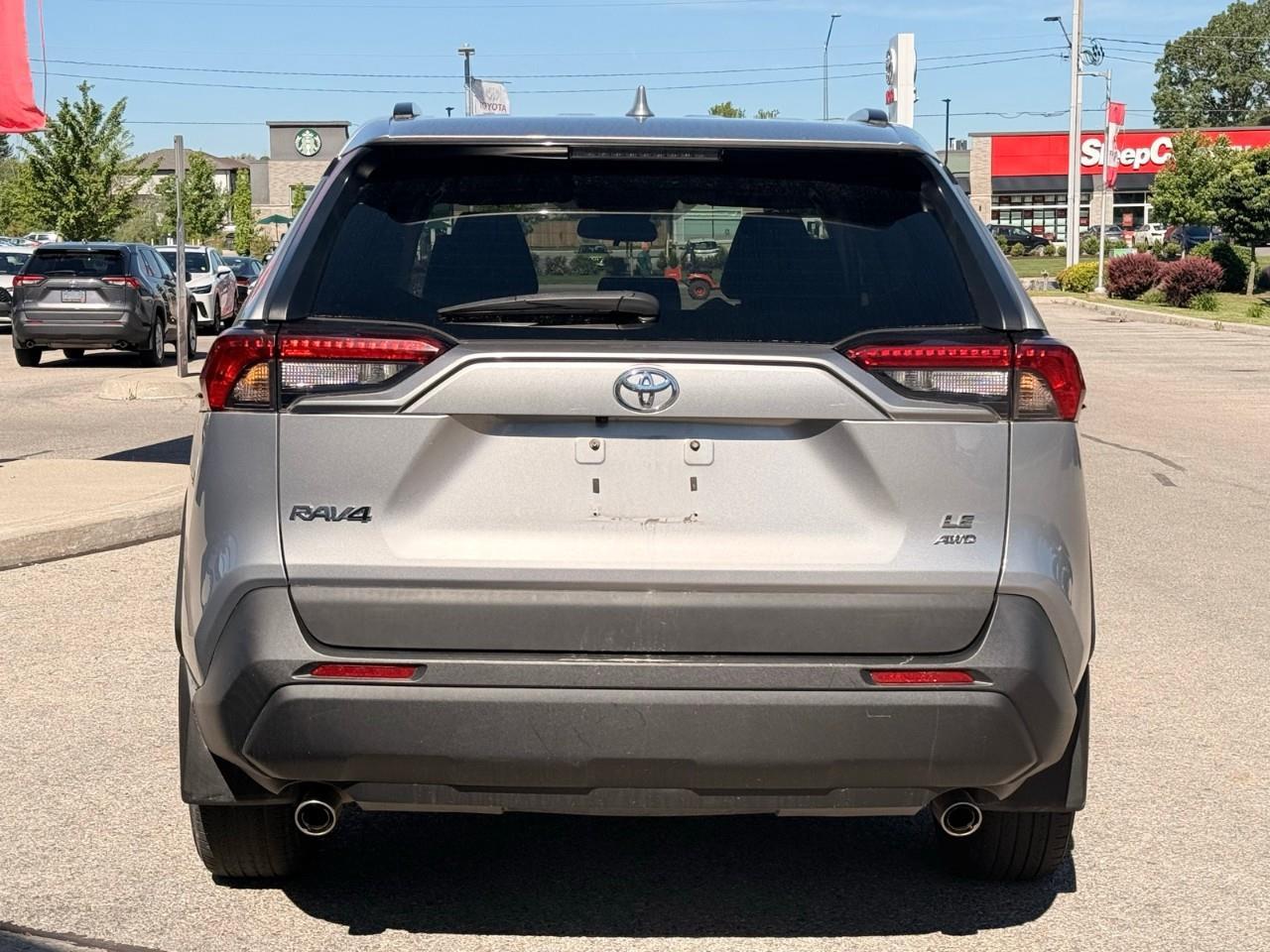 2021 Toyota RAV4 LE Photo3
