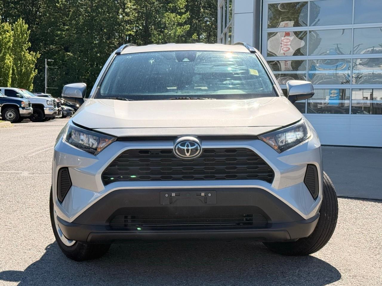 2021 Toyota RAV4 LE Photo