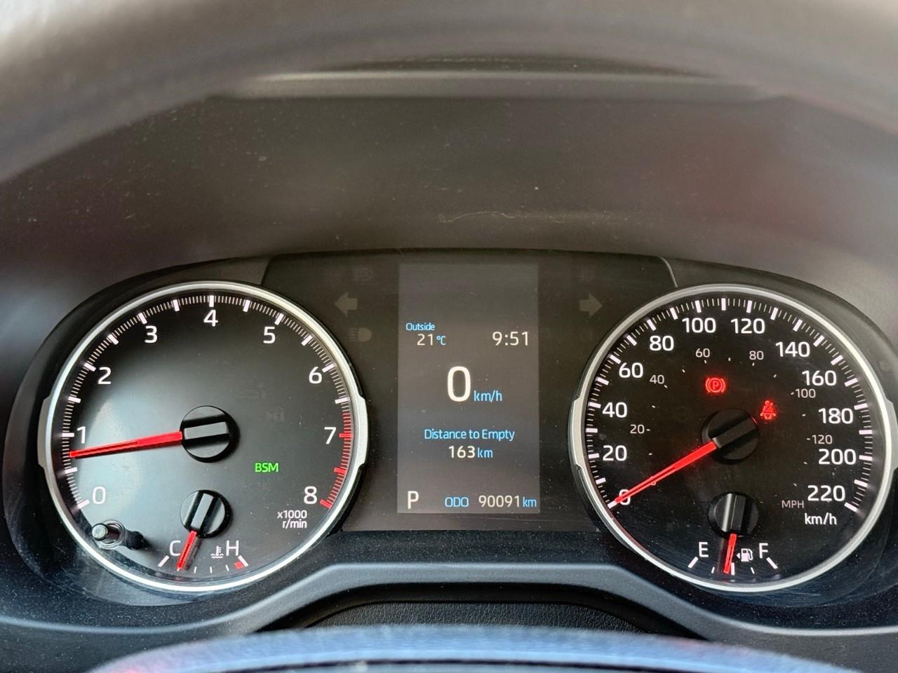 2021 Toyota RAV4 LE Photo