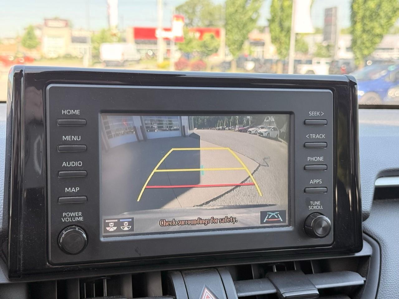 2021 Toyota RAV4 LE Photo