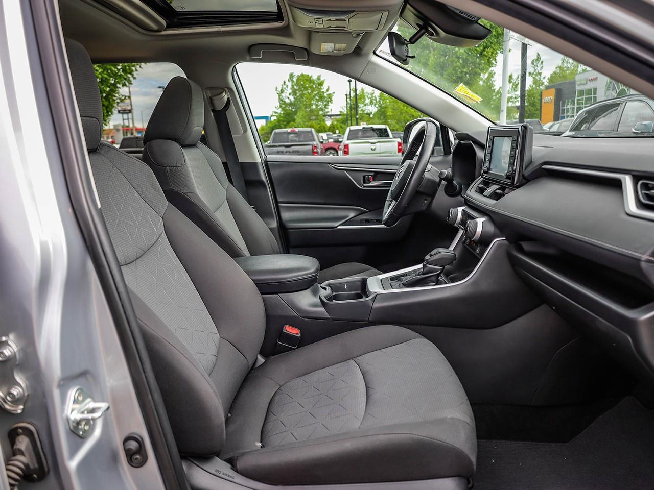 2020 Toyota RAV4 XLE HEATED STEERING WHEEL-SUNROOF-HEATED CLOTH SEATS-LANE KEEP ASSIST- Photo