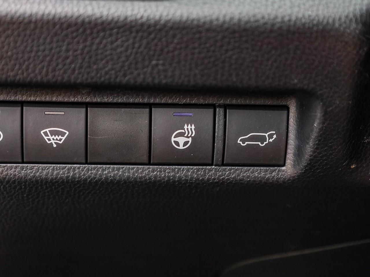 2020 Toyota RAV4 XLE HEATED STEERING WHEEL-SUNROOF-HEATED CLOTH SEATS-LANE KEEP ASSIST- Photo