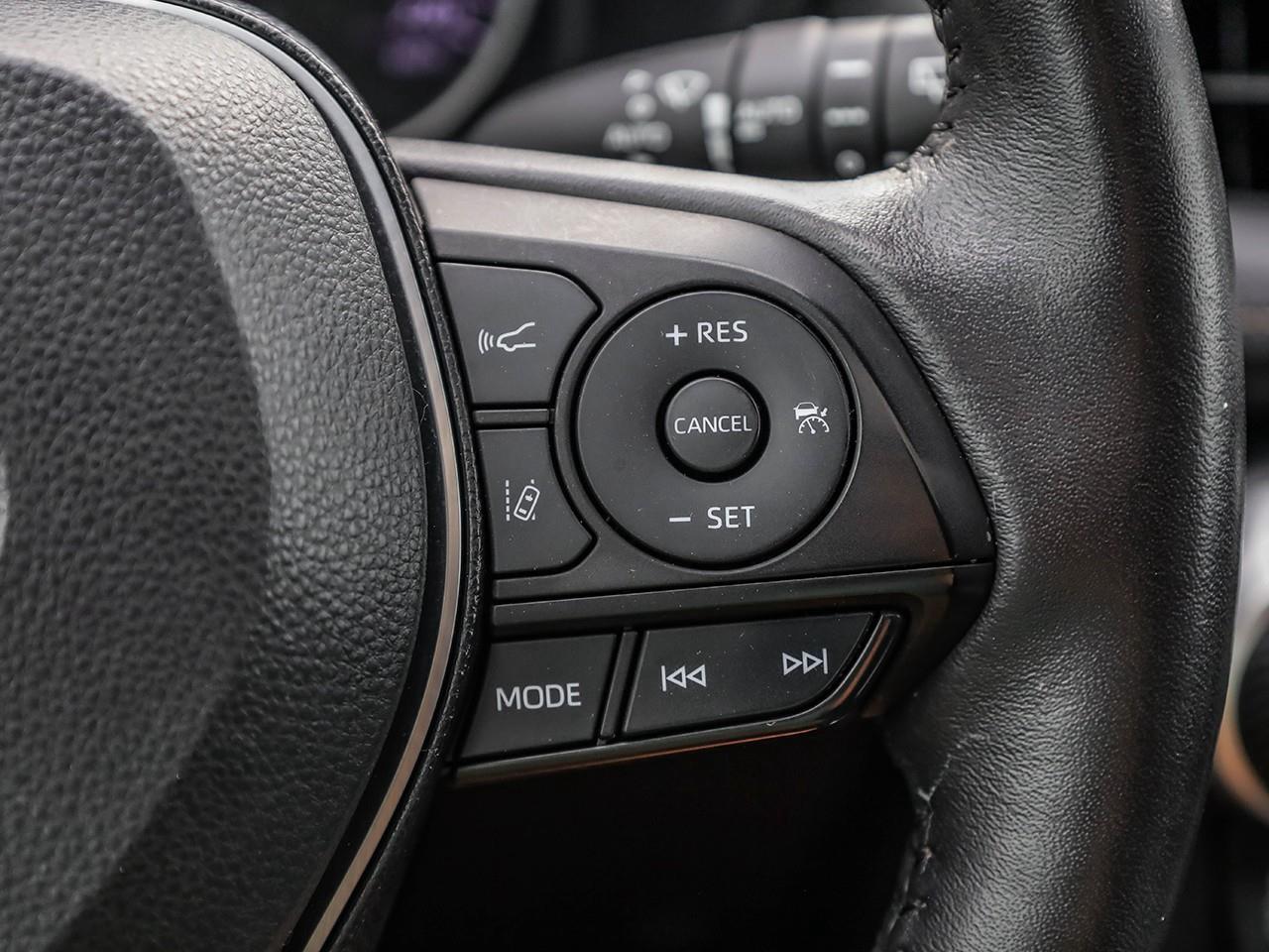 2020 Toyota RAV4 XLE HEATED STEERING WHEEL-SUNROOF-HEATED CLOTH SEATS-LANE KEEP ASSIST- Photo