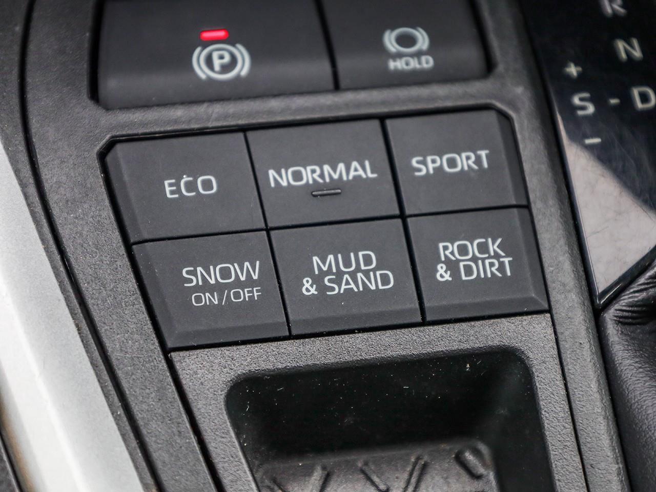 2020 Toyota RAV4 XLE HEATED STEERING WHEEL-SUNROOF-HEATED CLOTH SEATS-LANE KEEP ASSIST- Photo