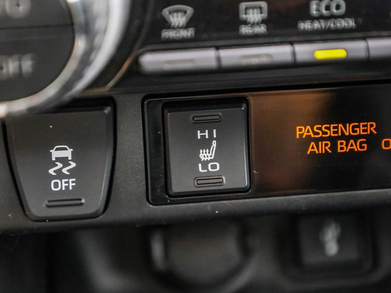 2020 Toyota RAV4 XLE HEATED STEERING WHEEL-SUNROOF-HEATED CLOTH SEATS-LANE KEEP ASSIST- Photo