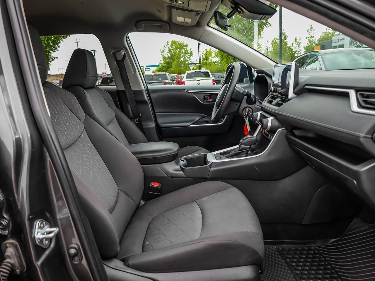 2024 Toyota RAV4 LE NO ACCIDENTS-HEATED CLOTH SEATS-LANE KEEP ASSIST-BACK UP CAMERA- Photo