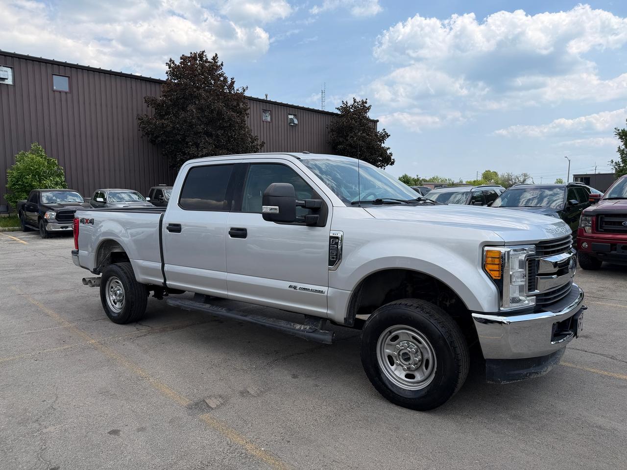 2017 Ford SUPER DUTY F-250 SRW XLT DIESEL 6.75' Box Photo