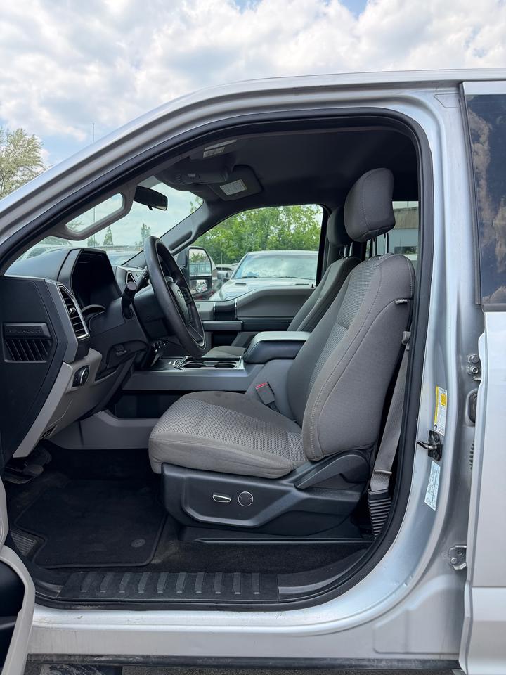 2017 Ford SUPER DUTY F-250 SRW XLT DIESEL 6.75' Box Photo