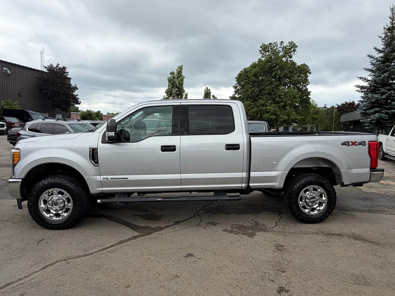 2017 Ford SUPER DUTY F-250 SRW XLT DIESEL 6.75' Box Photo
