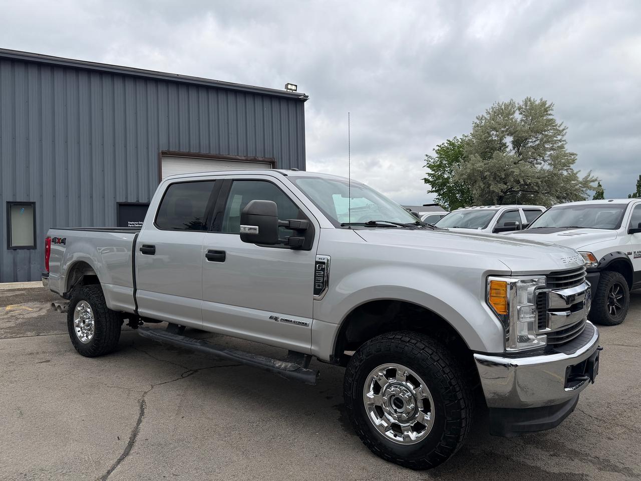 2017 Ford SUPER DUTY F-250 SRW XLT DIESEL 6.75' Box Photo