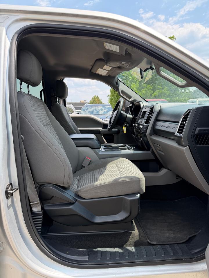 2017 Ford SUPER DUTY F-250 SRW XLT DIESEL 6.75' Box Photo