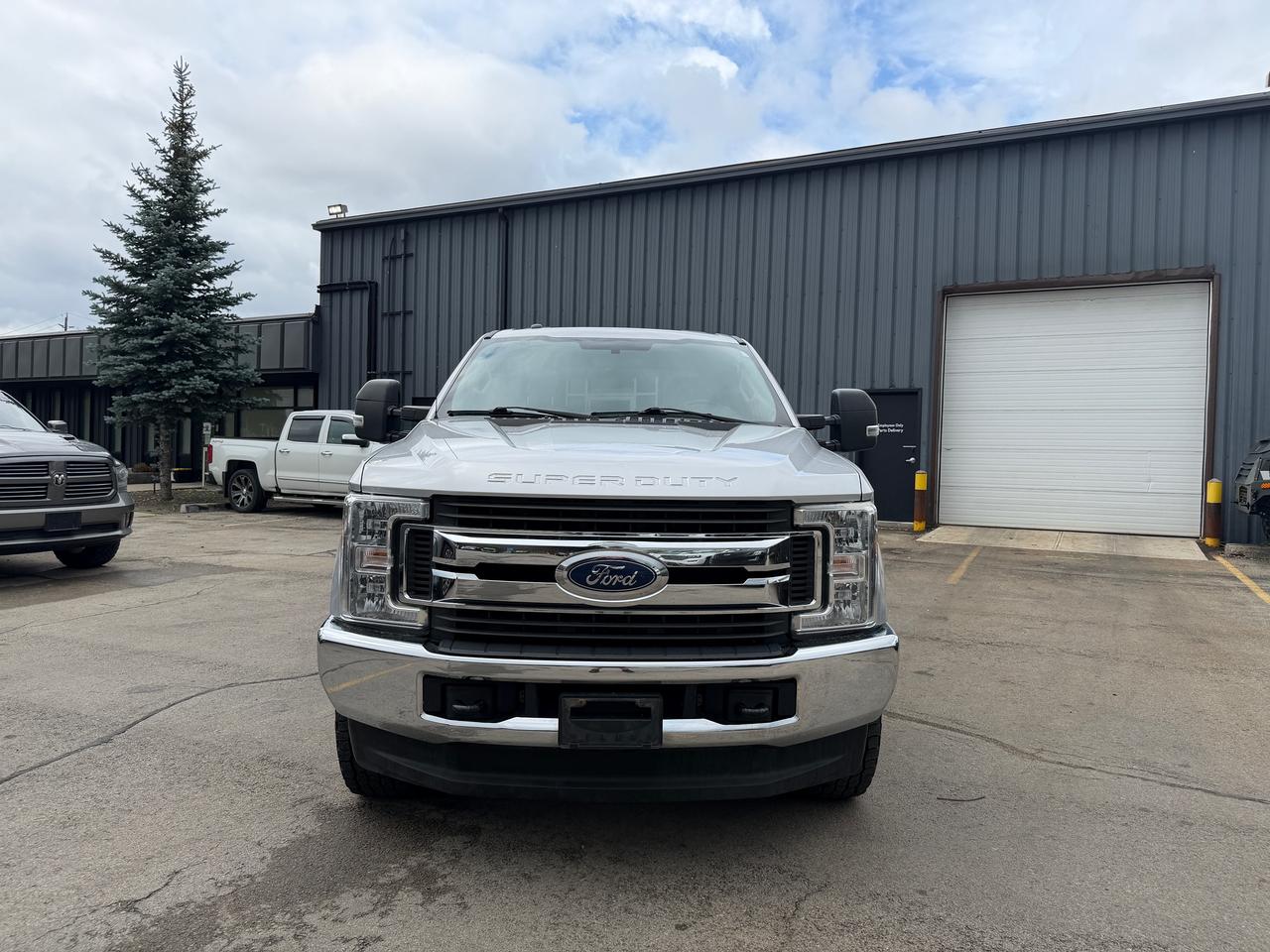 2017 Ford SUPER DUTY F-250 SRW XLT DIESEL 6.75' Box Photo