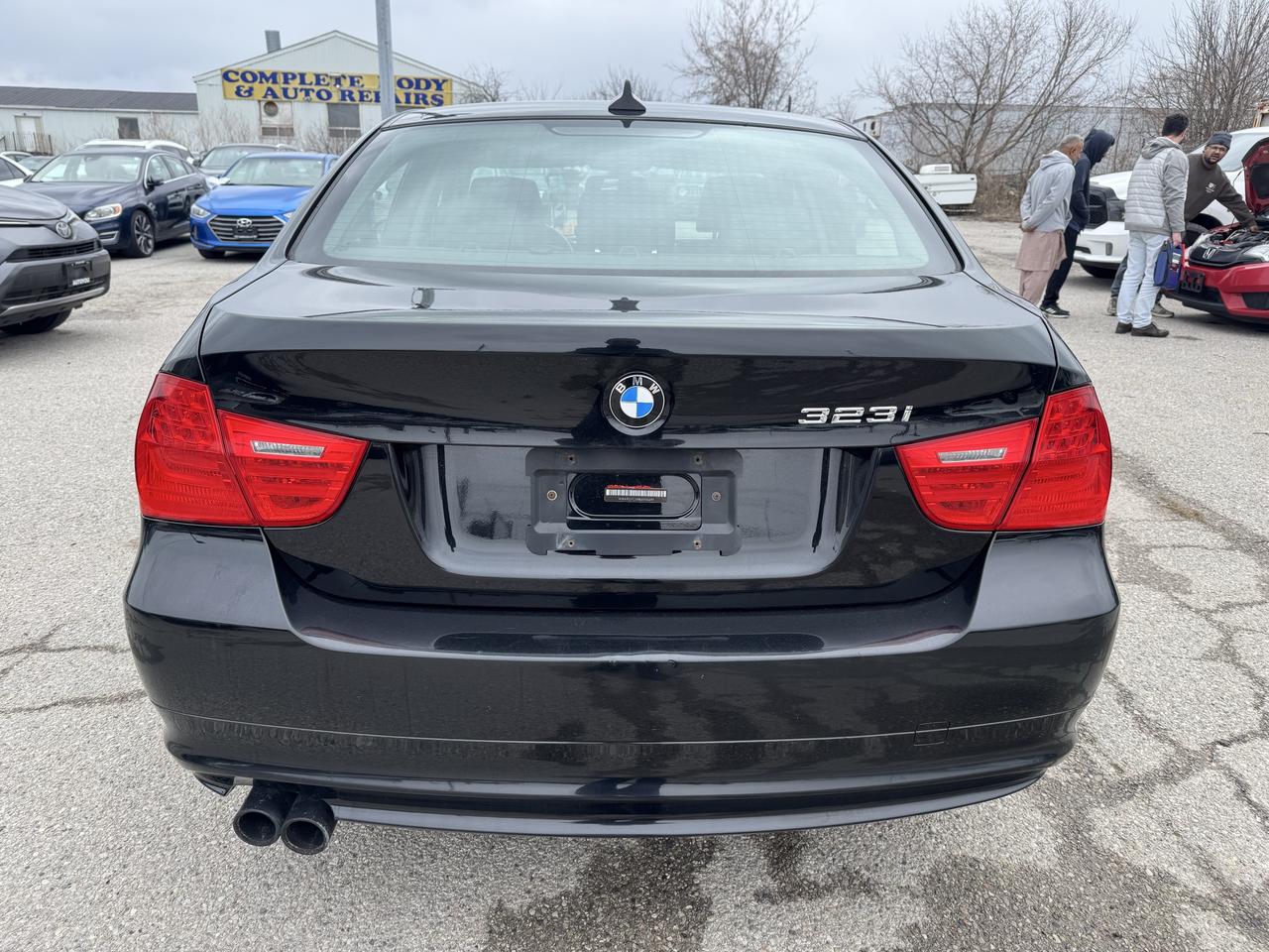 2011 BMW 3 Series 323i Photo