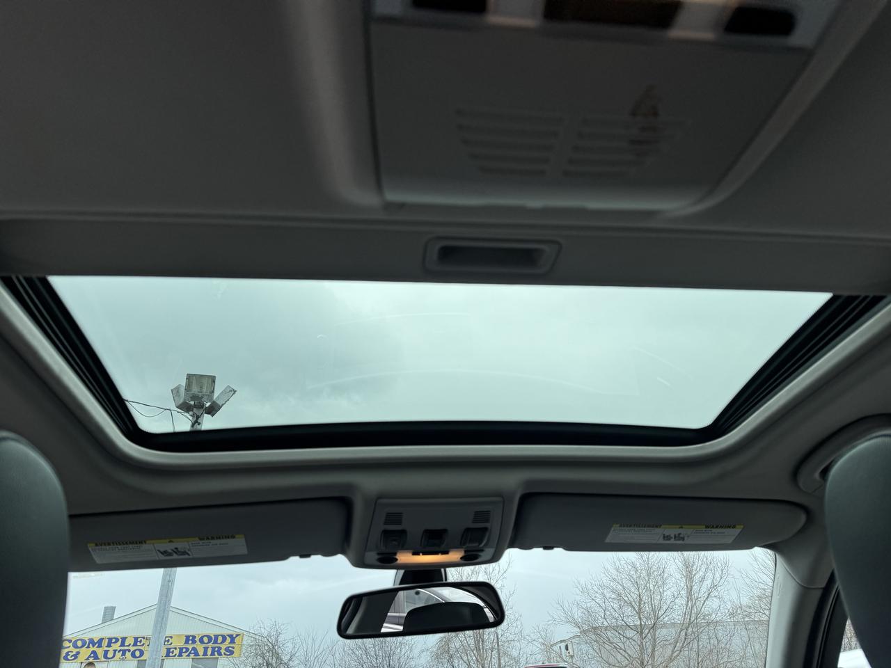 2011 BMW 3 Series 323i Photo