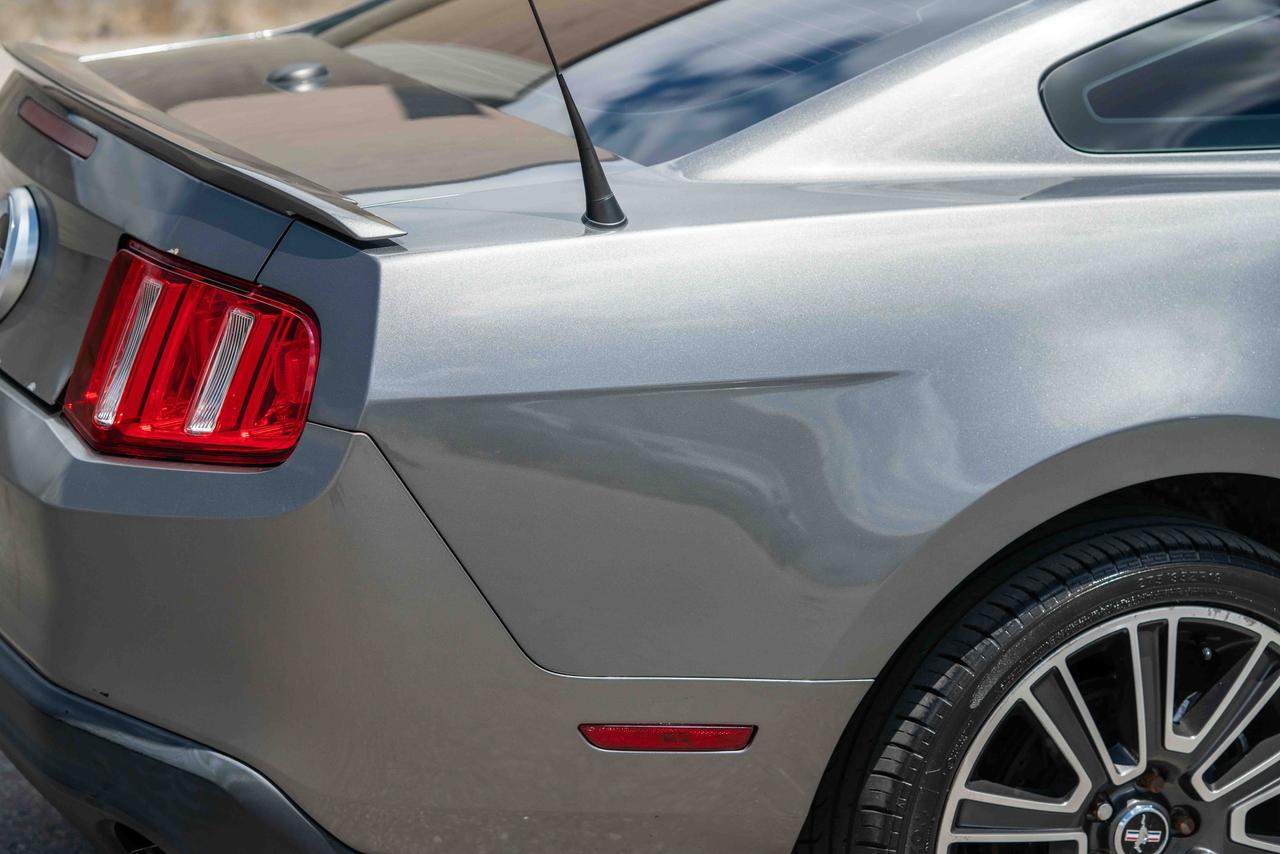 2010 Ford Mustang GT Photo