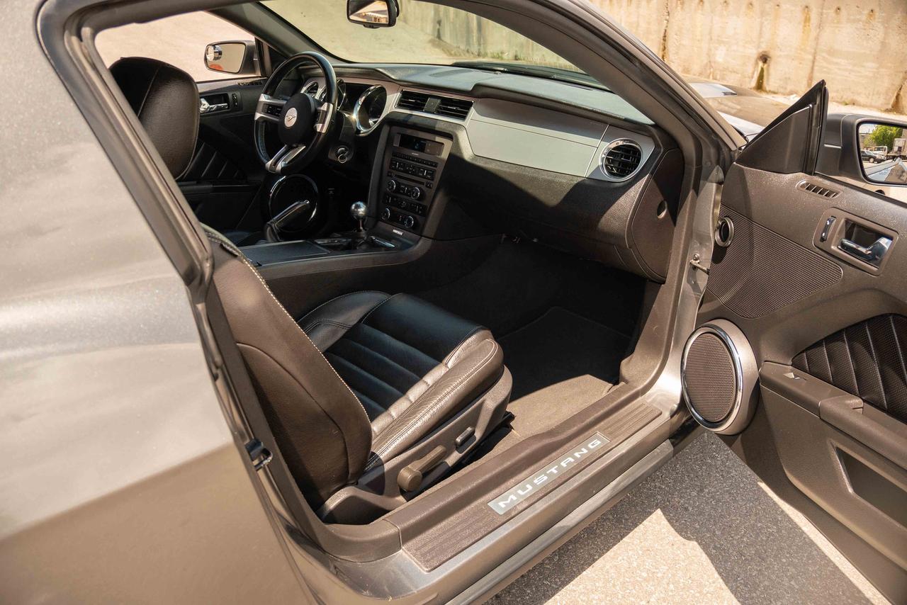2010 Ford Mustang GT Photo